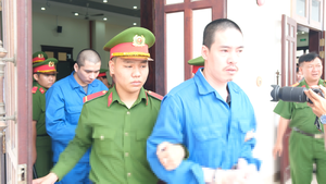 Tuyên án nhóm giả công an cướp hơn 2 triệu USD, bị cáo lãnh án cao nhất 18 năm tù