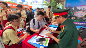 Chuyên gia, trường đại học gỡ rối chọn ngành tại ngày hội tư vấn tuyển sinh 2026 ở TP.HCM