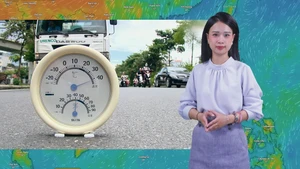 Thời tiết đêm 12 ngày 13-4: Trung Bộ nắng nóng gay gắt, có nơi trên 40 độ C; Bắc Bộ & Nam Bộ nắng nóng