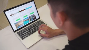 Góc nhìn trưa nay: Nhận diện các chiêu trò lừa đảo khi đặt dịch vụ du lịch qua mạng