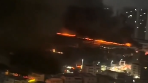 Bãi đỗ xe thử nghiệm của BYD ở Trung Quốc cháy dữ dội