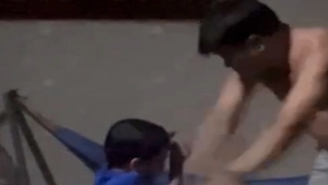 Người đàn ông có dấu hiệu bạo hành con trai tại phường Phú An khai gì?