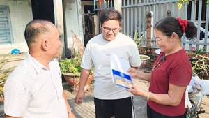 18.000 hộ dân Bình Chánh nhận biển số nhà mới 'dễ nhớ, dễ tìm', có mã QR liên kết fanpage xã