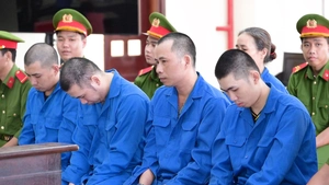 Làm lễ 'trừ quỷ' bằng cách đổ rượu, dụi nhang vào miệng, trùm khăn kín đầu... khiến 2 người chết