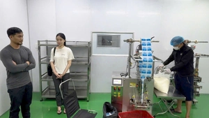 Sản xuất thực phẩm giảm cân Emo’s chứa chất cấm, hai vợ chồng ở TP.HCM bị bắt