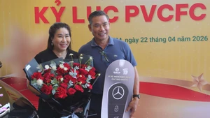 Phân bón Cà Mau tặng xe sang hơn 2 tỉ đồng cho nhà phân phối