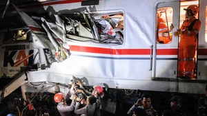 Hai đoàn tàu đâm nhau làm ít nhất 4 người chết, 38 người bị thương tại Indonesia