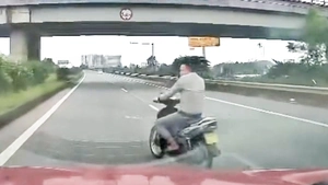 Xác định danh tính tài xế lái xe máy lạng lách trên cao tốc Hà Nội - Bắc Giang