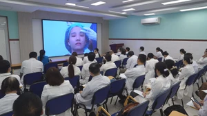 Góc nhìn trưa nay: Lớp đào tạo tiêm Botox của Bệnh viện Da liễu TP.HCM có gì hay mà thu hút học viên khắp cả nước?