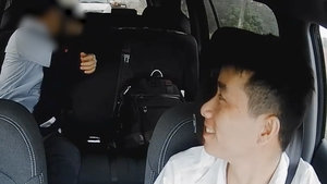 Đưa con gái 5 tuổi đi làm cùng, tài xế taxi ở Hà Nội lên truyền hình Hàn Quốc