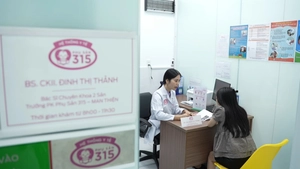 Nguy cơ bệnh lý phụ nữ mùa nắng nóng, mưa ẩm