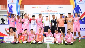 Trao các danh hiệu vòng loại phía Nam Giải bóng đá công nhân, viên chức Việt Nam 2026