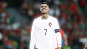 Messi, Ronaldo được FIFA 'cho phép' mặc áo đấu thiết kế riêng, khác biệt với cả đội?