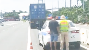 Xử phạt nhiều trường hợp dừng, đỗ xe trái quy định trên cao tốc Trung Lương - Mỹ Thuận - Cần Thơ