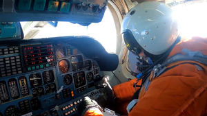 Nga công bố video máy bay ném bom Tu-160 chạm mặt tiêm kích F-35 của NATO
