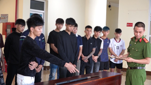 Bắt nhóm thanh niên cầm dao rựa hỗn chiến khiến 2 người nhập viện cấp cứu