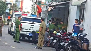 Điều tra vụ cháy quán cà phê ở TP.HCM, nữ chủ quán tử vong trong phòng ngủ 