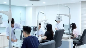 Lão thị đang trẻ hóa: Nhiều dấu hiệu thường bị bỏ qua