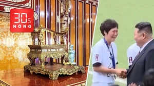 Bản tin 30s Nóng: Ngai vàng Triều Nguyễn trở lại điện Thái Hòa; Nữ cầu thủ Triều Tiên bật khóc