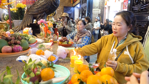 Miếu Bà Chúa Xứ núi Sam đông nghịt người trước ngày chính lễ