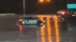 Video thanh niên 'drift' xe Porsche trong khu đô thị ở TP.HCM, công an vào cuộc