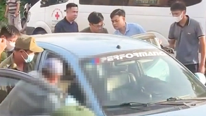 Khám nghiệm hiện trường, điều tra vụ hai người tử vong trong ô tô đậu ven đường