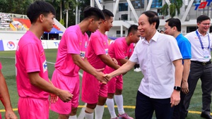 Phó Thủ tướng Lê Tiến Châu dự khán trận chung kết Giải bóng đá công nhân, viên chức Việt Nam 2026