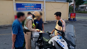Lập biên bản nhiều tài xế xe khách không quẹt thẻ giám sát hành trình 