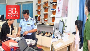 Bản tin 30s nóng: Bên trong xưởng nghi làm giày giả mạo thương hiệu lớn; Núp bóng phòng khám ‘vẽ bệnh’ lừa tiền 