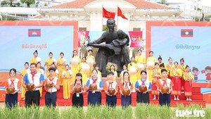 Thiếu nhi 3 nước Việt Nam, Lào, Campuchia vui liên hoan Vòng tay bè bạn tại TP.HCM