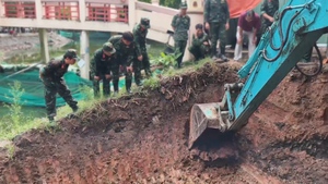 Mở rộng khu vực tìm kiếm hài cốt liệt sĩ ra sát mép bờ hồ tại công viên Lê Thị Riêng