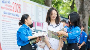 Trực tiếp: Ngày hội lựa chọn nguyện vọng xét tuyển đại học - cao đẳng 2026 tại Hà Nội