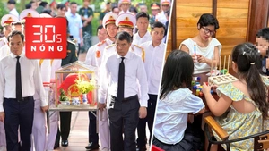 Bản tin 30s Nóng: Tìm thấy hài cốt liệt sĩ ở Công viên Lê Thị Riêng; Cô giáo miệt mài dạy trẻ tự kỷ