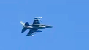 Video tiêm kích F-16 xuất kích chặn máy bay lạ gần nơi ông Trump chơi golf 