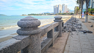 Nha Trang tháo dỡ 2km lan can ven biển, đầu tư gần 13,8 tỉ đồng xây mới