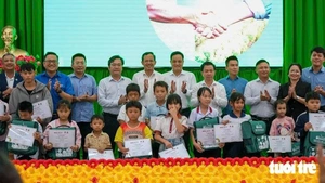 Chương trình Tiếp sức nhà nông trao vốn cho ‘những đời tần tảo” ở Lâm Đồng