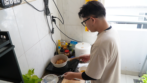 Dịch vụ đi chợ, đến nhà nấu cơm theo thực đơn được nhiều gia đình trẻ chọn lựa  