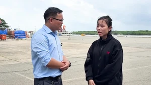 Cháu gái ngư dân sống sót thần kỳ khi trôi dạt 96 giờ trên biển: Cảm ơn mấy chú hải quân rất nhiều