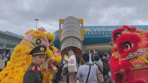 Sân bay Liên Khương khai thác trở lại, ngày đầu đón 1.000 khách đến Đà Lạt