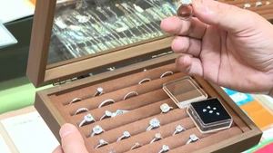 Công bố kết quả giám định kim cương trong vụ án buôn lậu xuyên quốc gia