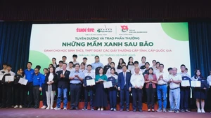 Tuổi Trẻ tiếp sức những mầm xanh hiếu học sau bão lũ miền Trung