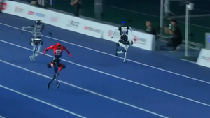 Robot hình người của Trung Quốc chạy 100m nhanh hơn huyền thoại điền kinh Usain Bolt