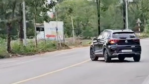Vạch kẻ đường vàng nét liền chắn ngay ngã ba 'làm khó' tài xế, cảnh sát giao thông nói gì?