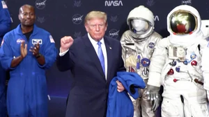 Video ông Donald Trump thành lập Học viện Không gian Mỹ