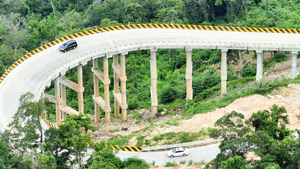 Cận cảnh những cây cầu cạn nằm cheo leo trên đèo Đại Ninh