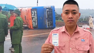 Tạm giữ hình sự tài xế vụ lật xe khách ở Gia Lai làm nhiều người thương vong