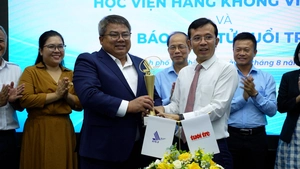 Báo điện tử Tuổi Trẻ và Học viện Hàng không Việt Nam ký kết hợp tác 