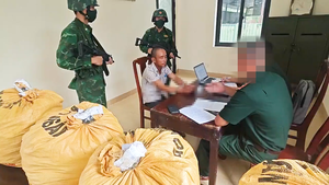 Triệt phá đường dây đưa hơn 210kg vật liệu nổ từ Lào vào Việt Nam, bắt giữ 2 người