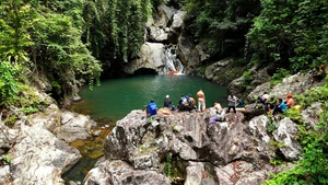 Trekking rừng già Con Căng, tìm thác Ba Tầng giữa đại ngàn Quảng Ngãi
