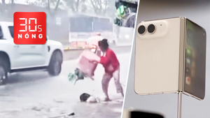Bản tin 30s Nóng: Người phụ nữ ‘vứt rác theo mưa’; iPhone Duo, iPhone 18 Pro có gì đặc biệt?